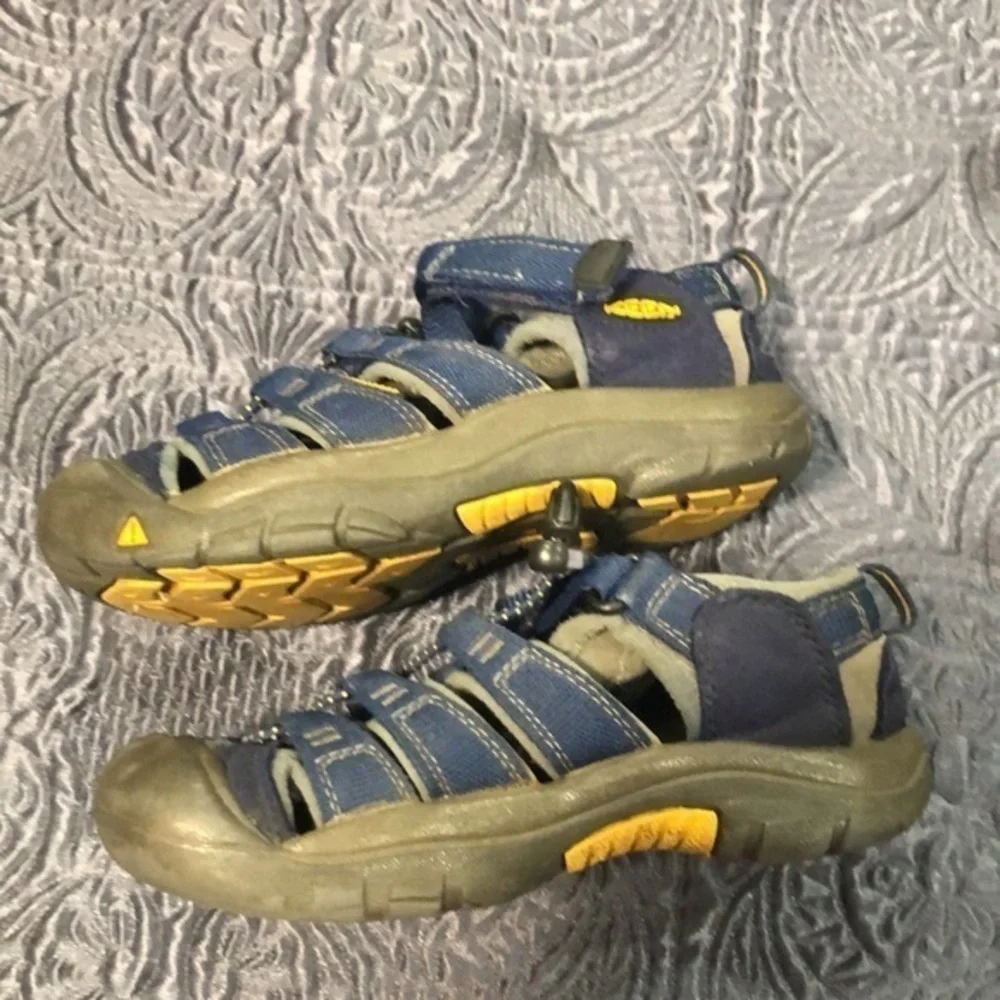 Keen kids size 13 sandals‎ blue